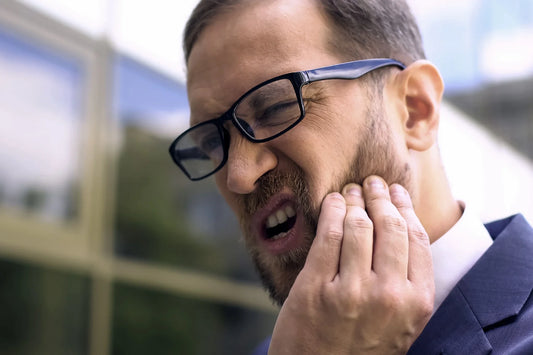 Zapalenie miazgi zęba - objawy i sposoby na złagodzenie bólu